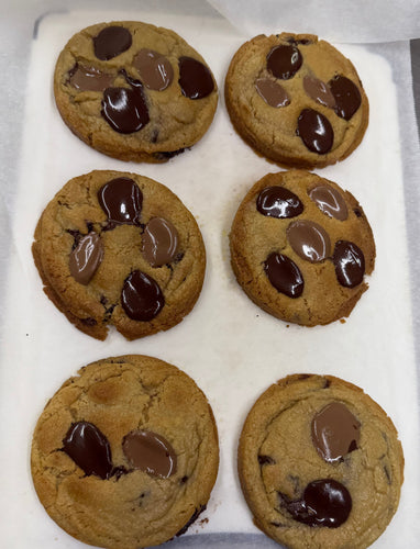 6 Baked Double Chocolate Chip Cookies