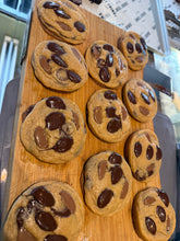 6 Baked Double Chocolate Chip Cookies